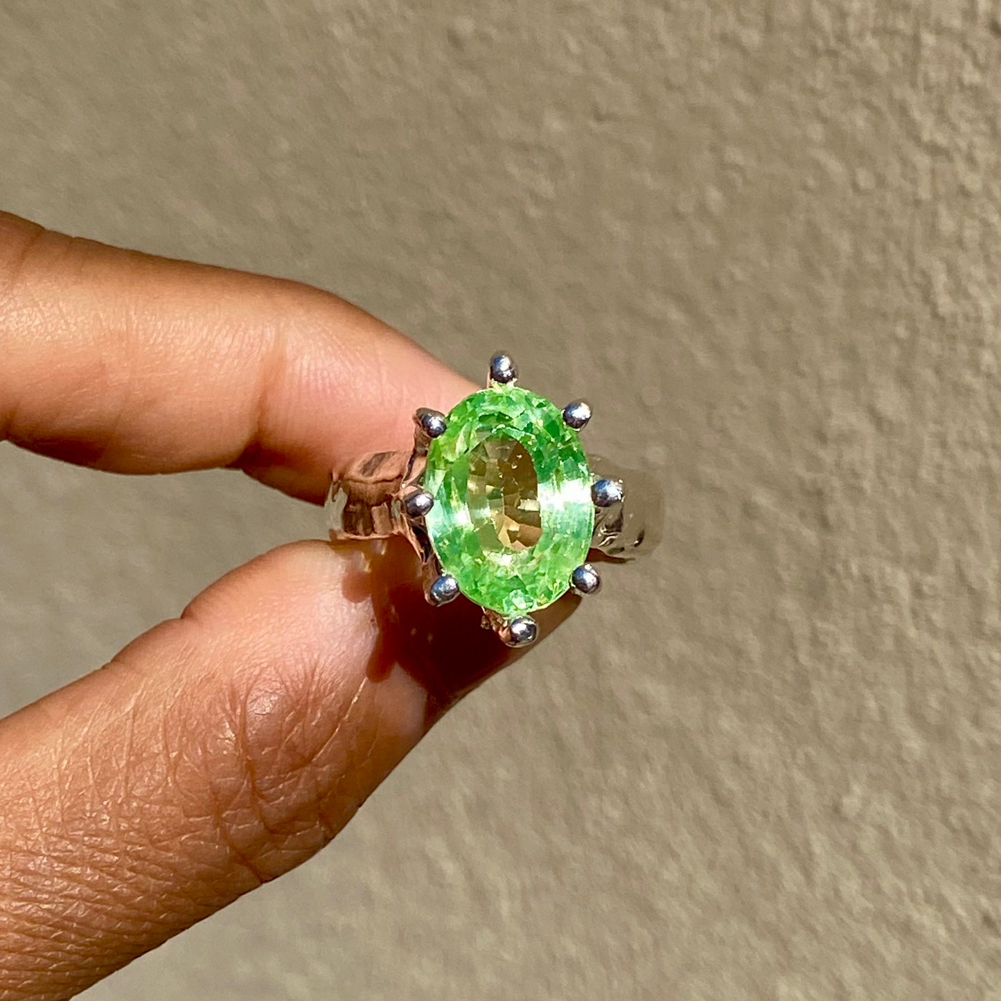 Guess Green