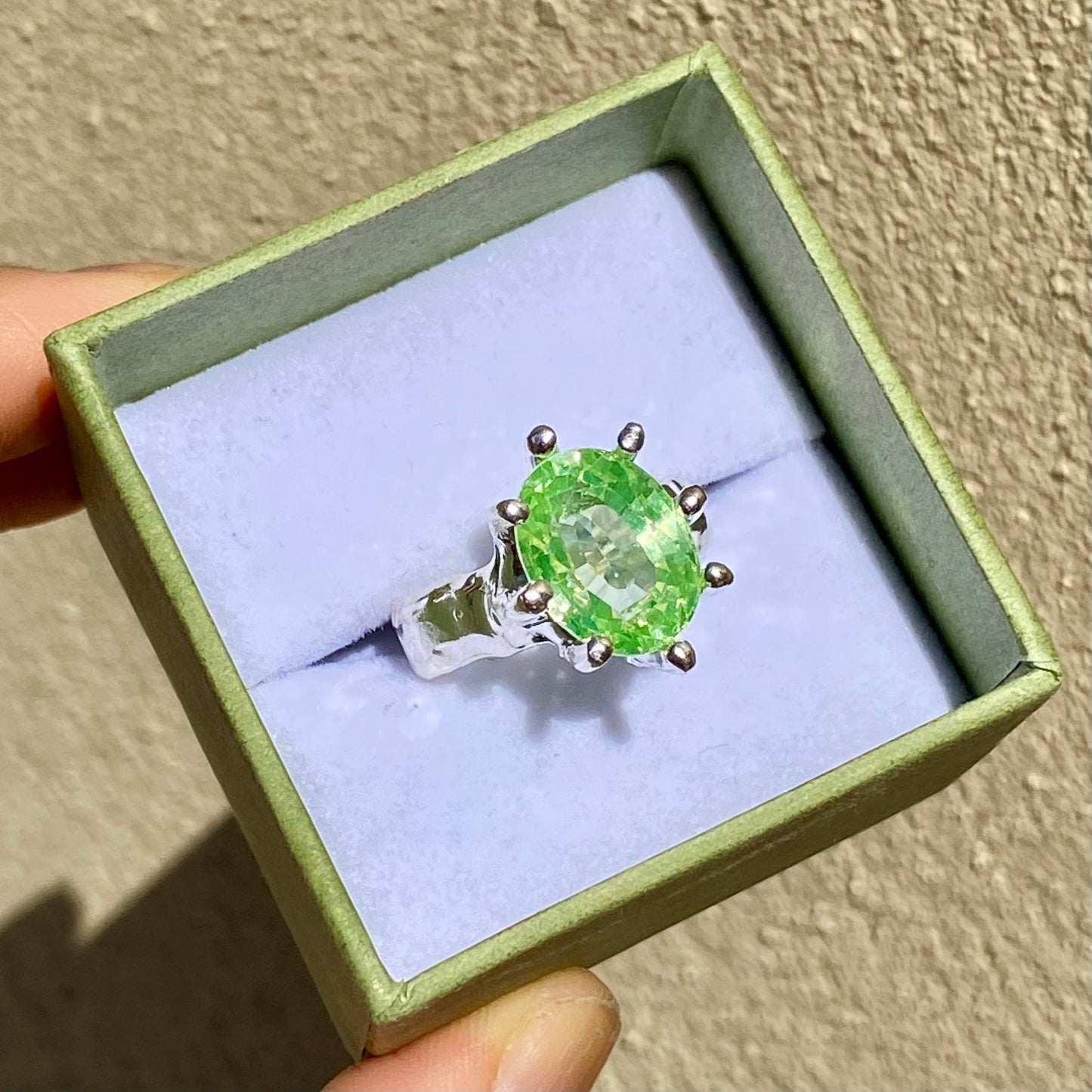 Guess Green