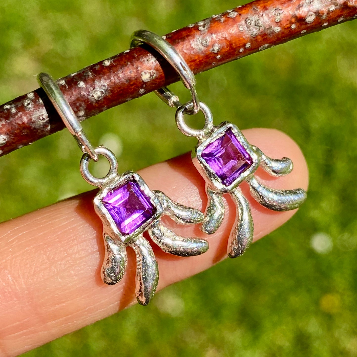 Ungu Earrings