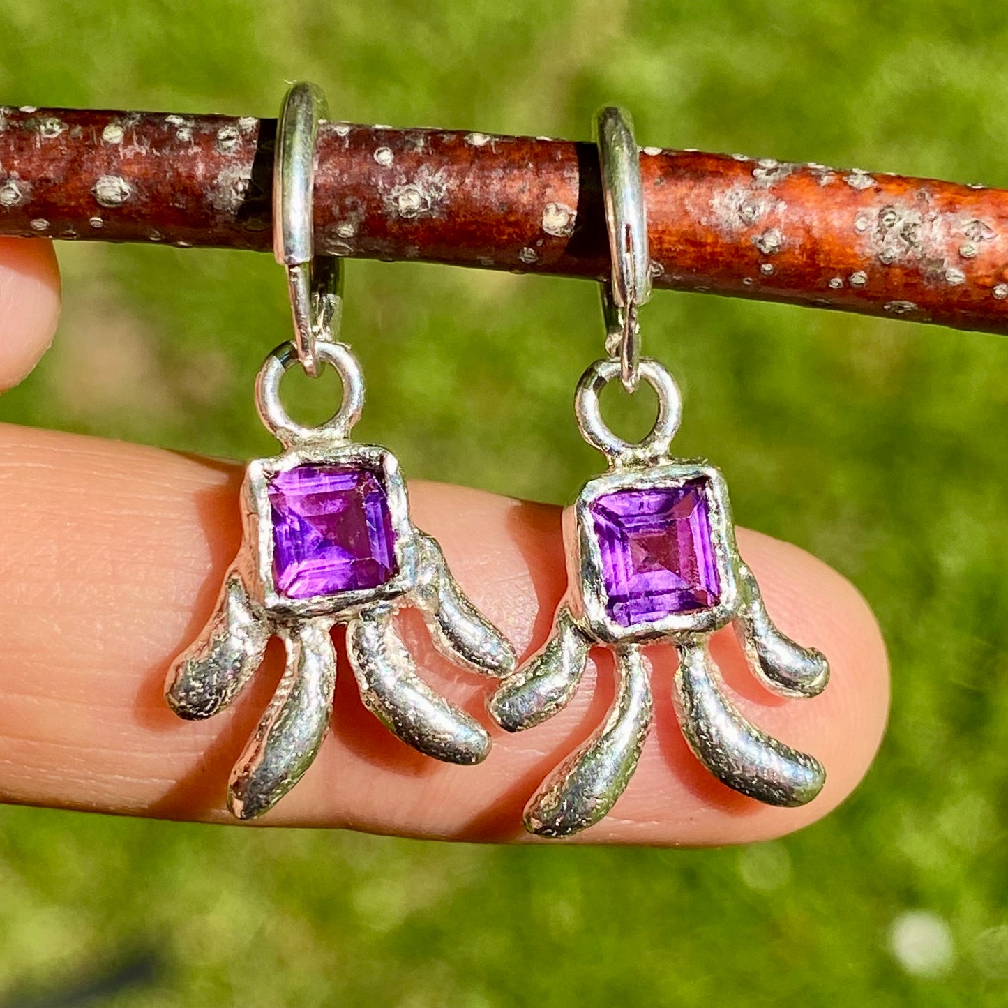 Ungu Earrings