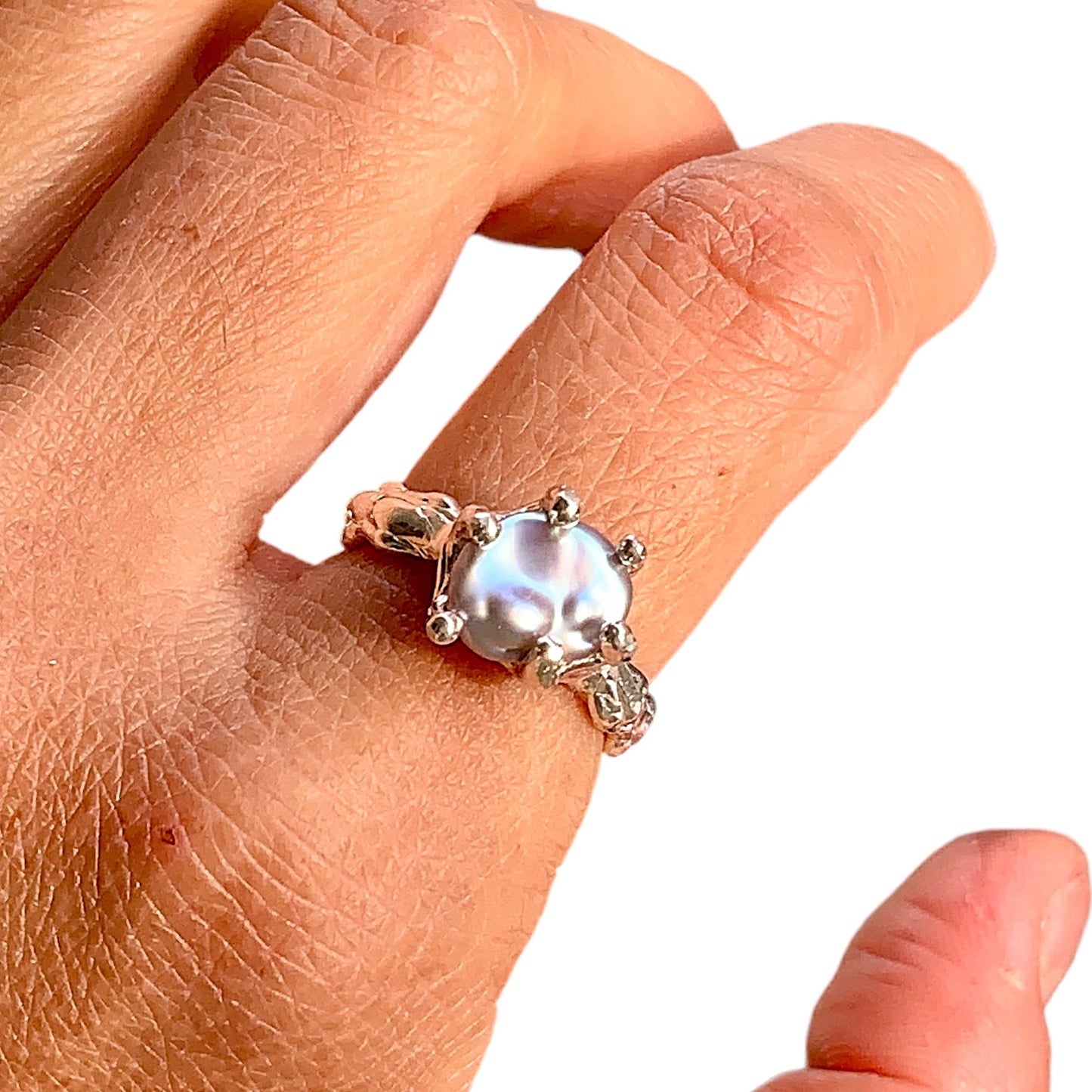Grey Keshi Ring is made of sterling silver with gorgeous Grey Keshi Pearl stone that's totally eye-catching. The ring comes in two sizes, size L 1/5 or 5 7/8 and M or 6.