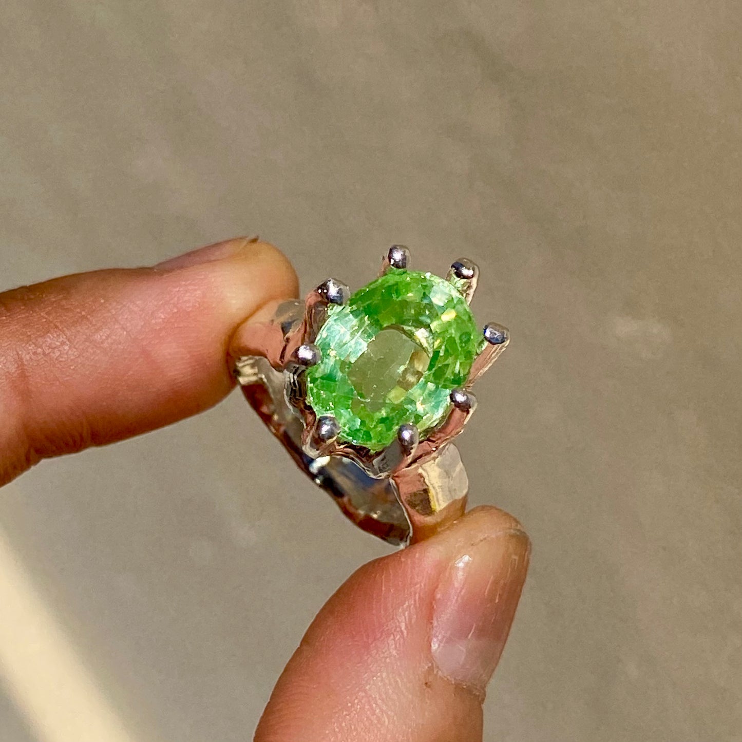 Guess Green