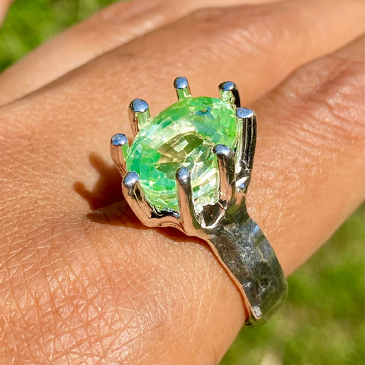 Guess Green