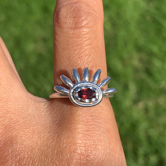 Eyelash Ring on finger. Looking fabulous 