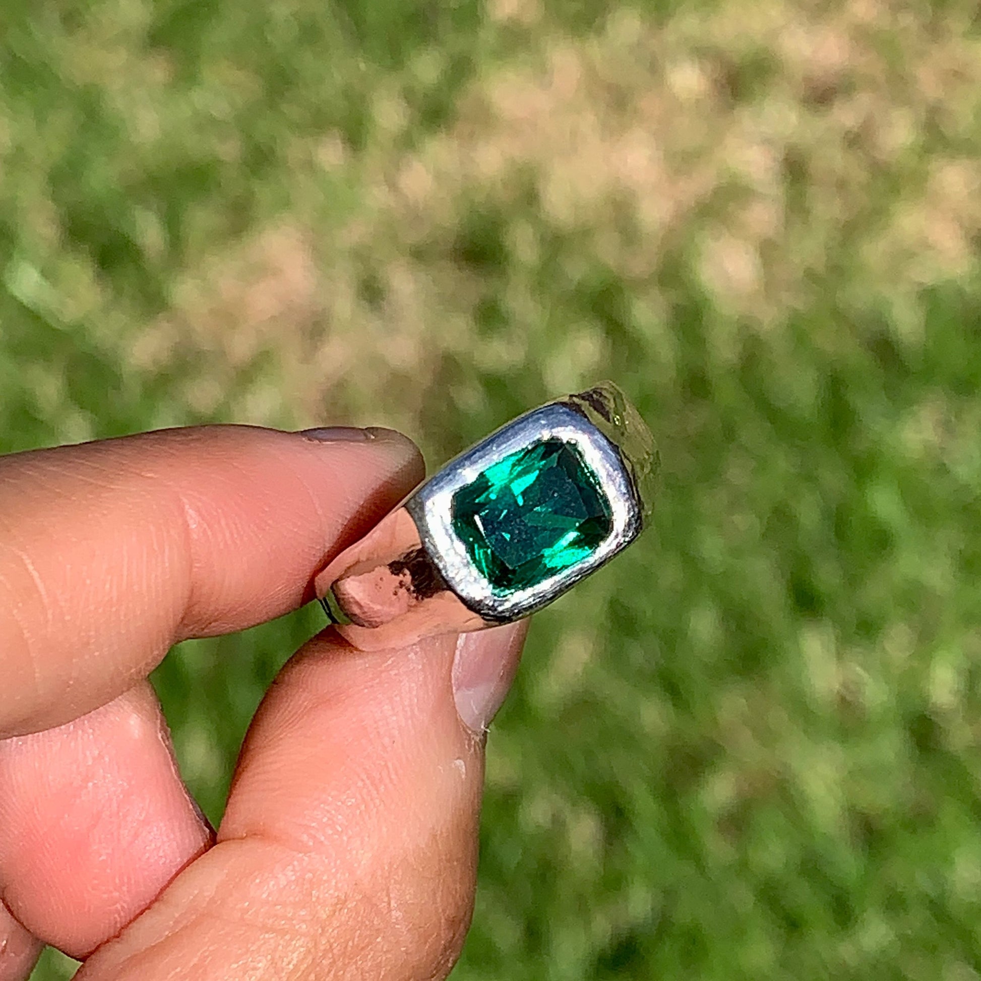 Hijau ring side picture. 